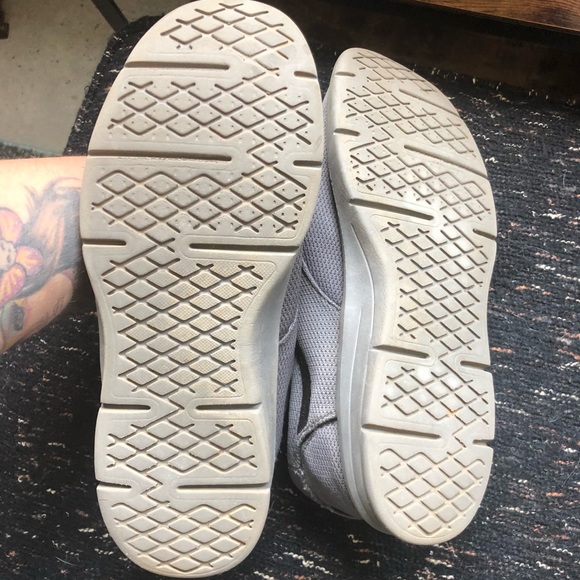 Vans - Picture 2 of 4